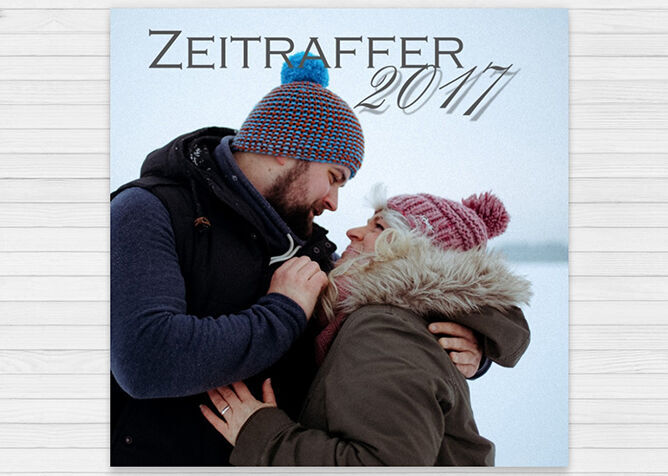 Coppia romantica condivide uno scatto in inverno.